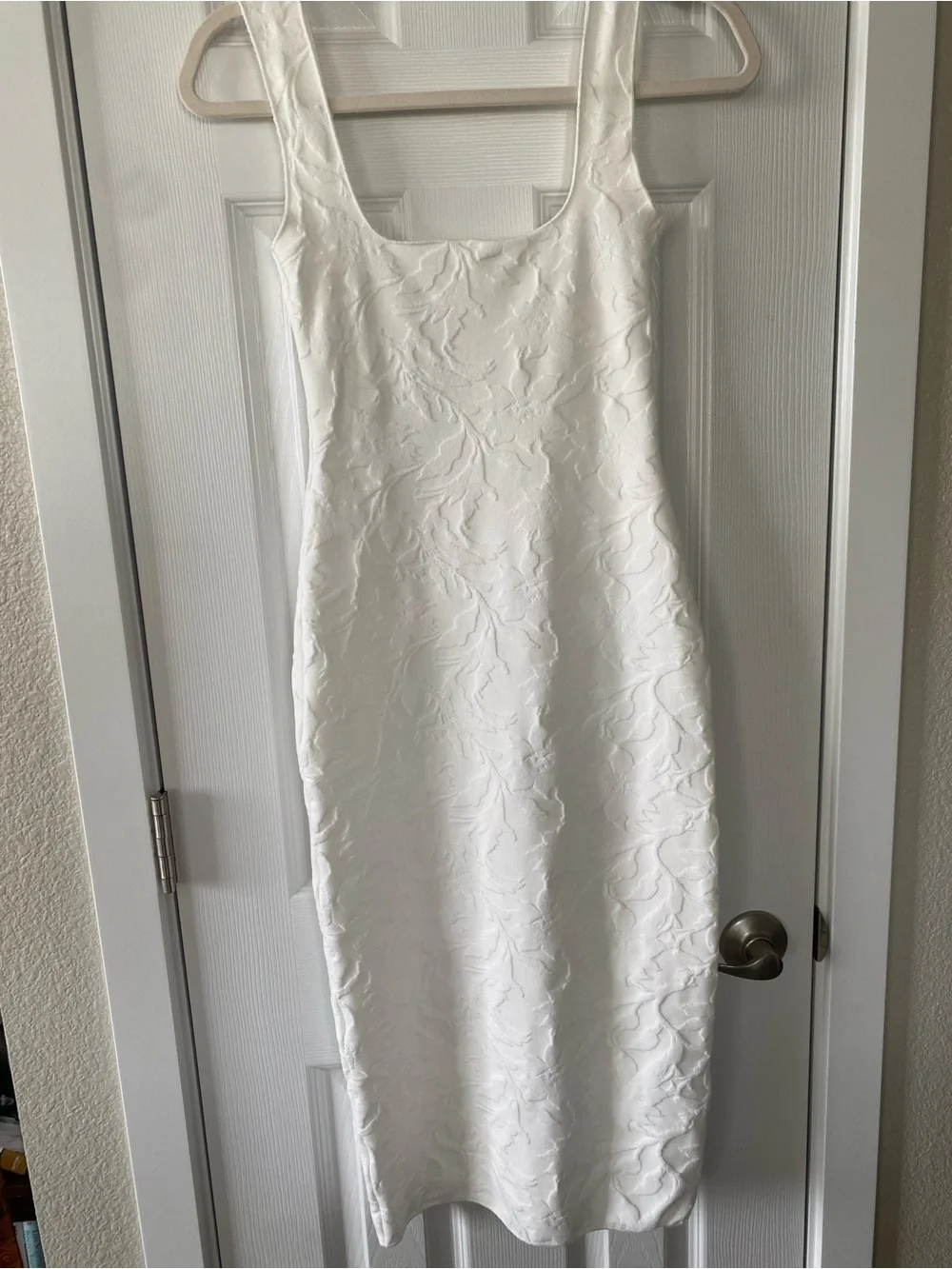 ZARA Stunning White Textured Floral Sleeveless Midi Dress Sz Small Like NEW! - Picture 8 of 12